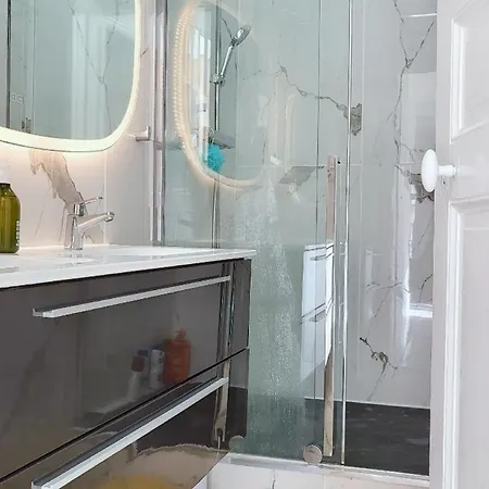 דירה Chez Claire 4- Place Capitole 122m2, Clim