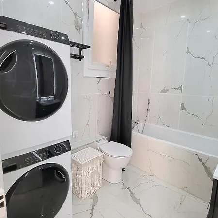 Апартаменты Chez Claire 4- Place Capitole 122m2, Clim *