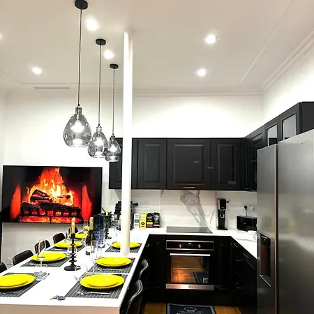 Chez Claire 4- Place Capitole 122m2, Clim *