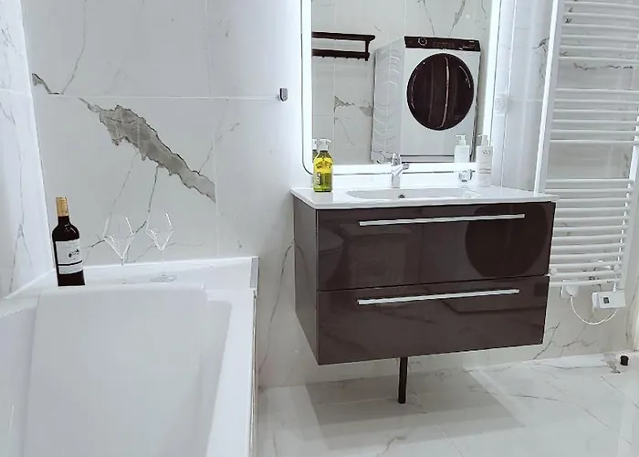 Chez Claire 4- Place Capitole 122m2, Clim Apartment Toulouse