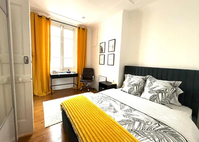 Apartment Chez Claire 4- Place Capitole 122m2, Clim *