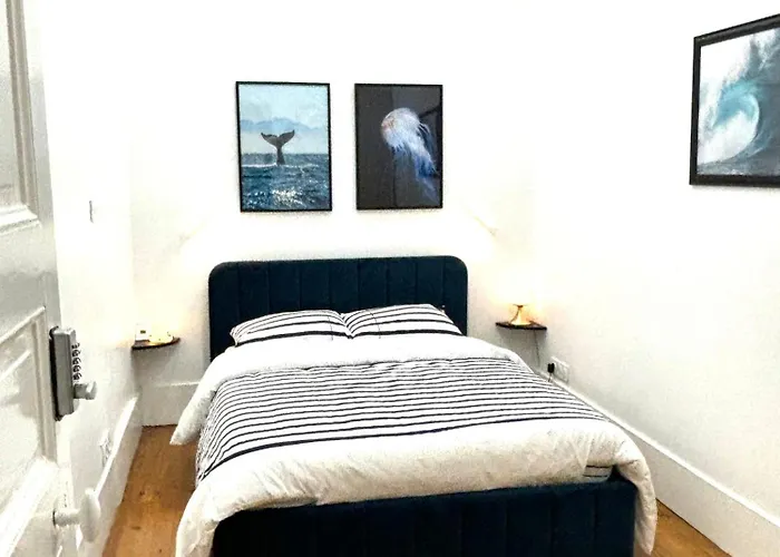 Apartment Chez Claire 4- Place Capitole 122m2, Clim *