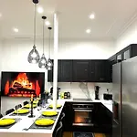 Chez Claire 4- Place Capitole 122m2, Clim *