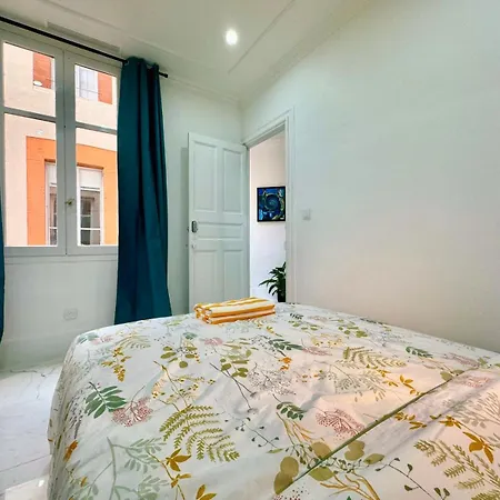 Lägenhet Chez Claire 4- Place Capitole 122m2, Clim *